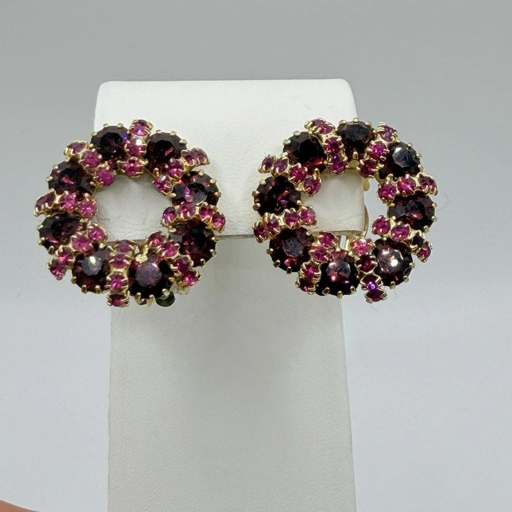 Vintage Weiss Earrings Pink Rhinestone Wreath Clip On Signed Purple Glamour 1